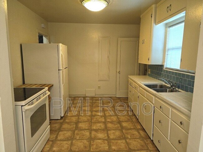 Foto del edificio - 424 St Lawrence Ave