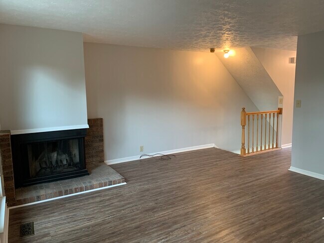 Living Area - 1038 Stratford Ct