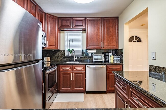 Foto del edificio - 9355 SW 8th St