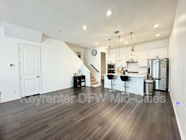 Foto del edificio - 9927 Tolbert St