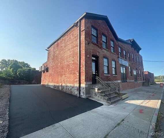 Primary Photo - 106 Hotel St