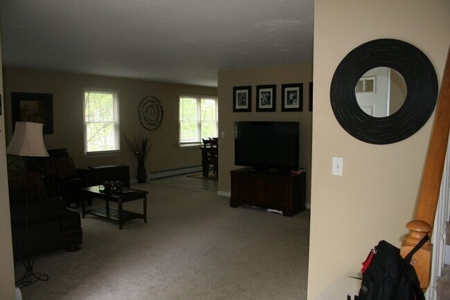 Building Photo - 5 Westview Terrace