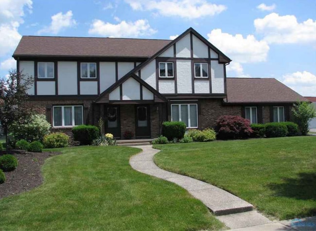 Building Photo - 5620 Cresthaven Ln