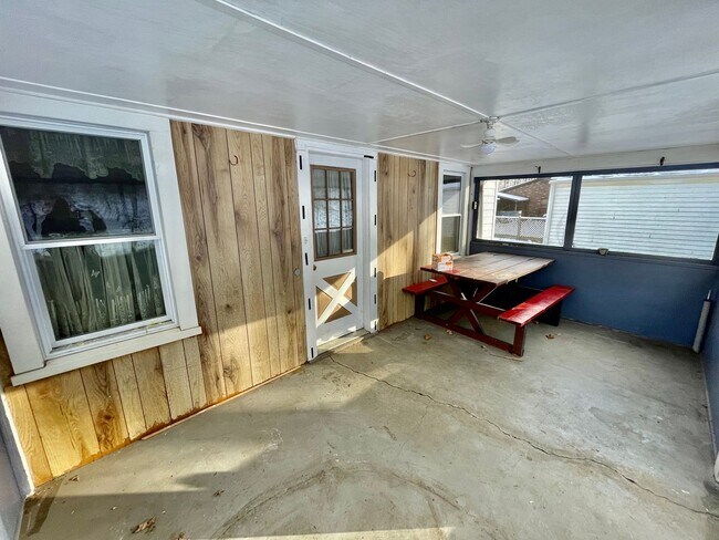 Foto del edificio - 120 Cotter Rd