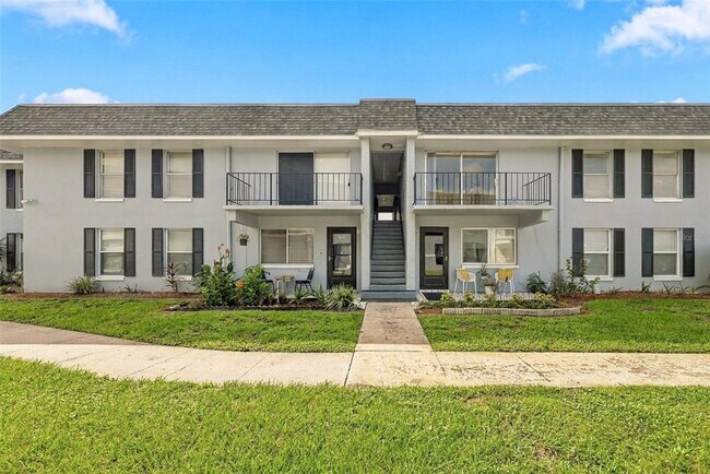 Building Photo - 905 W Oak Ridge Rd