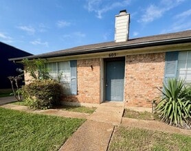 Building Photo - 605-607 Connie Dr