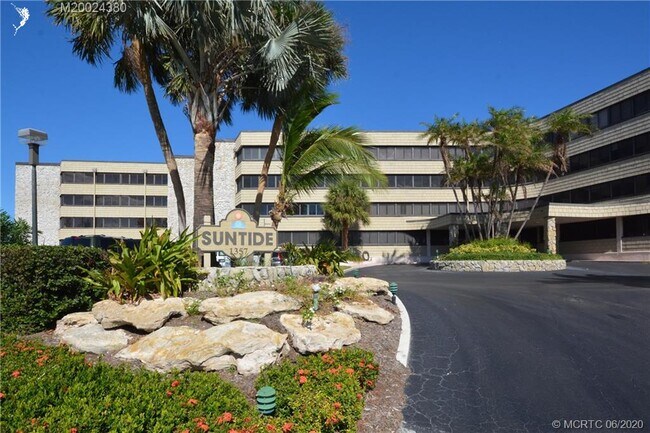Foto del edificio - 1357 NE Ocean Blvd