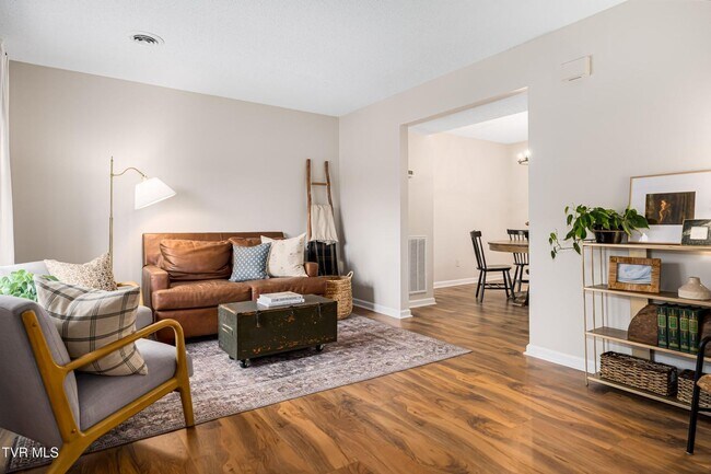 Foto del edificio - 2 Bdrm / 1.5 Bath Townhouse in Johnson City - Near ETSU, JCMC & VA