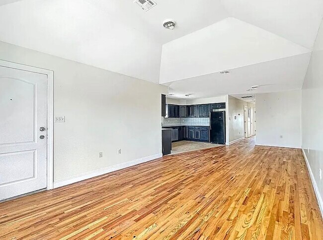 Foto del edificio - 76 Dales Ave