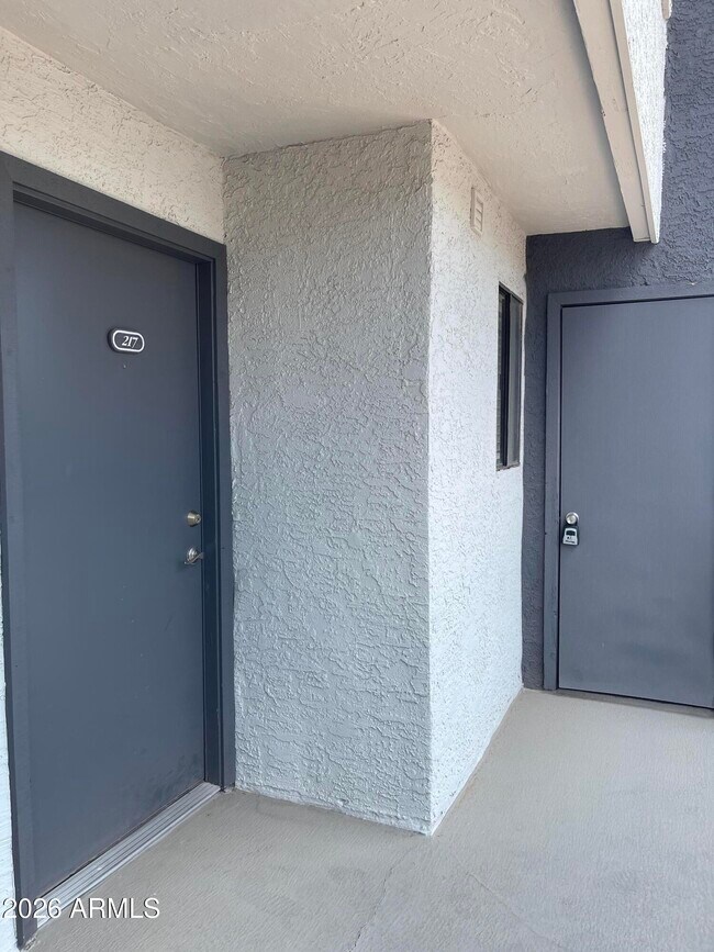 Foto del edificio - 1215 E Lemon St