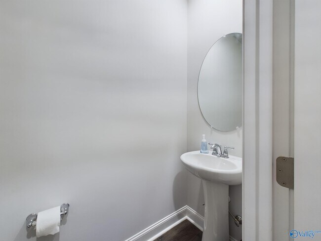 Foto del edificio - 219 Maureen Dr SW