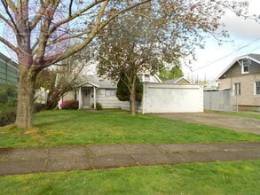 Building Photo - 4333 NE 63rd Ave
