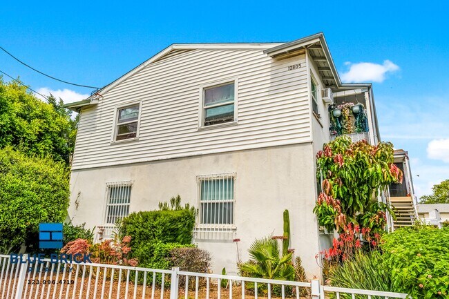 Foto del edificio - 12805 Vanowen St