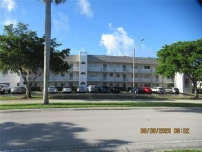Building Photo - 8285 Sunrise Lakes Blvd