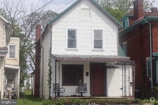 Building Photo - 716 S 2nd St