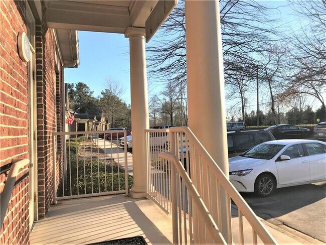 Building Photo - 16290 Abbotts Bridge Rd