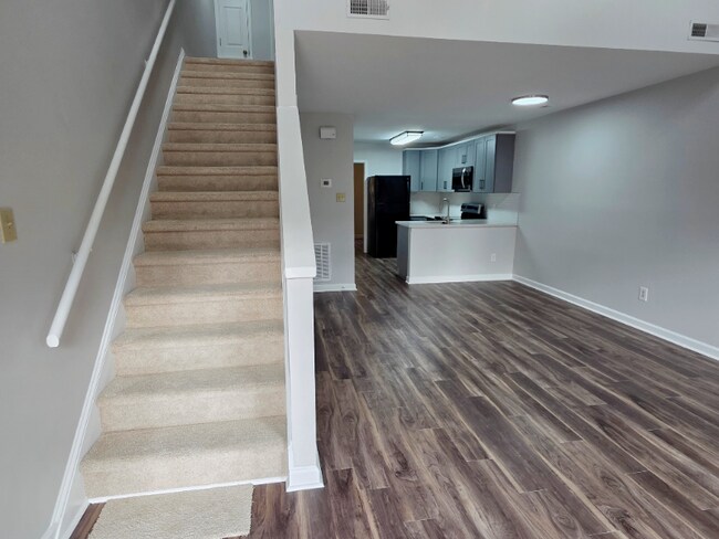 Building Photo - 93 Stone Hill Ct