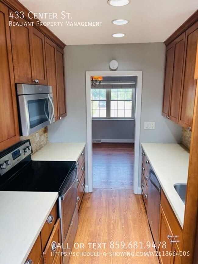 Photo - 433 Center St House