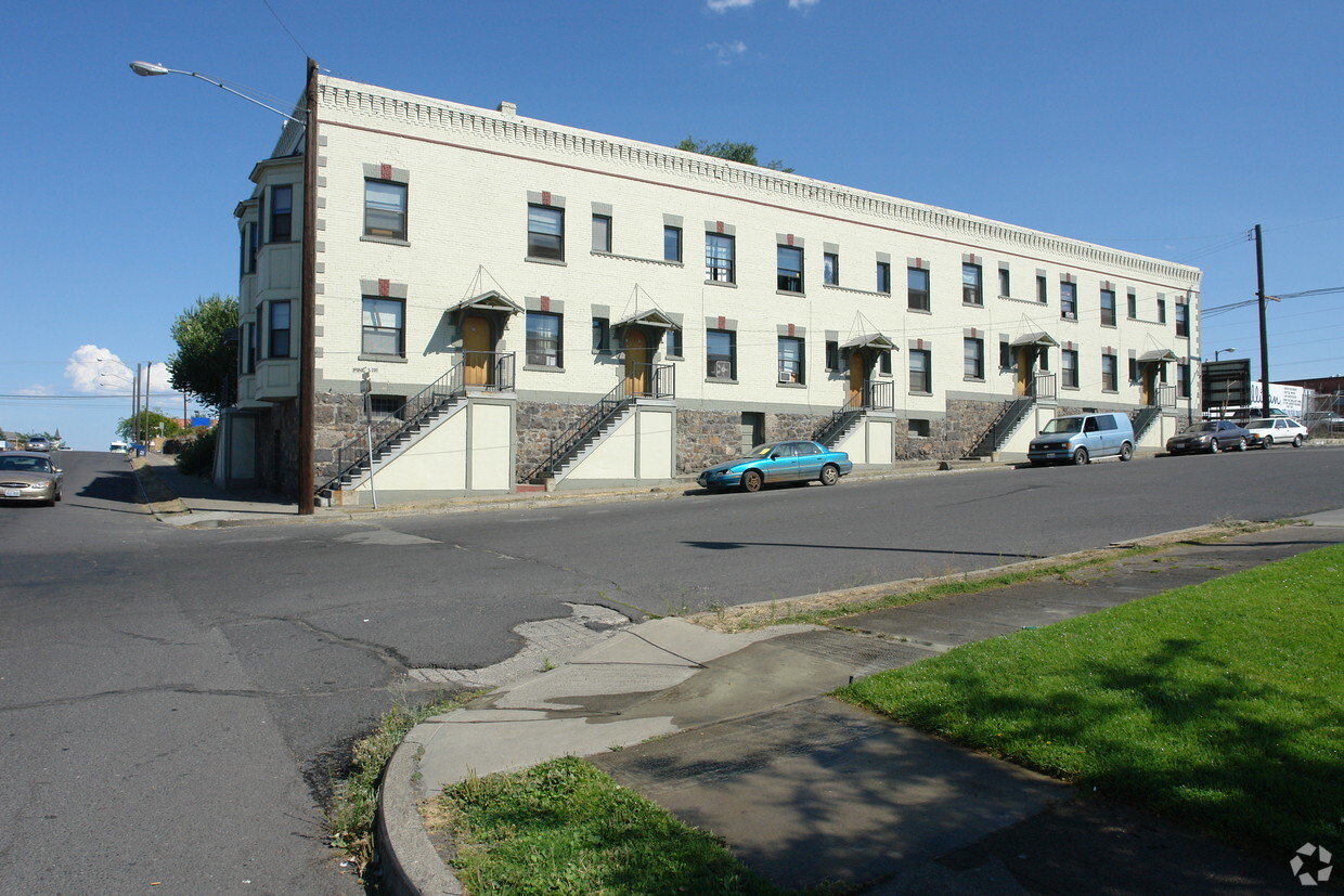 Building Photo - Patrician Apartments