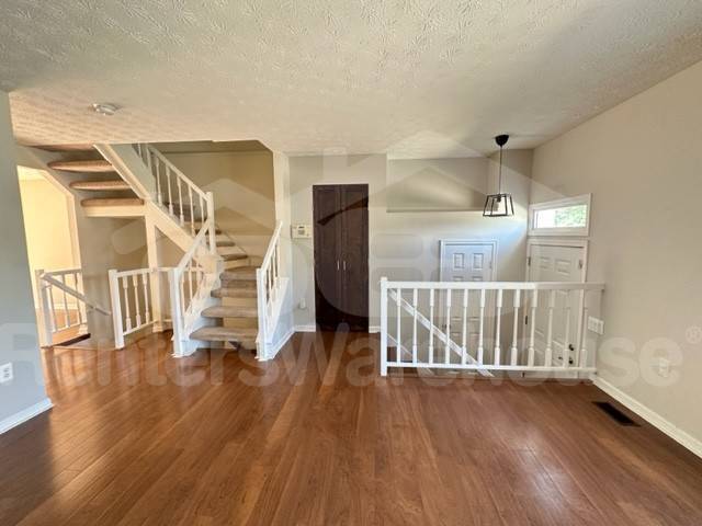 Foto del edificio - 7063 Copperwood Way