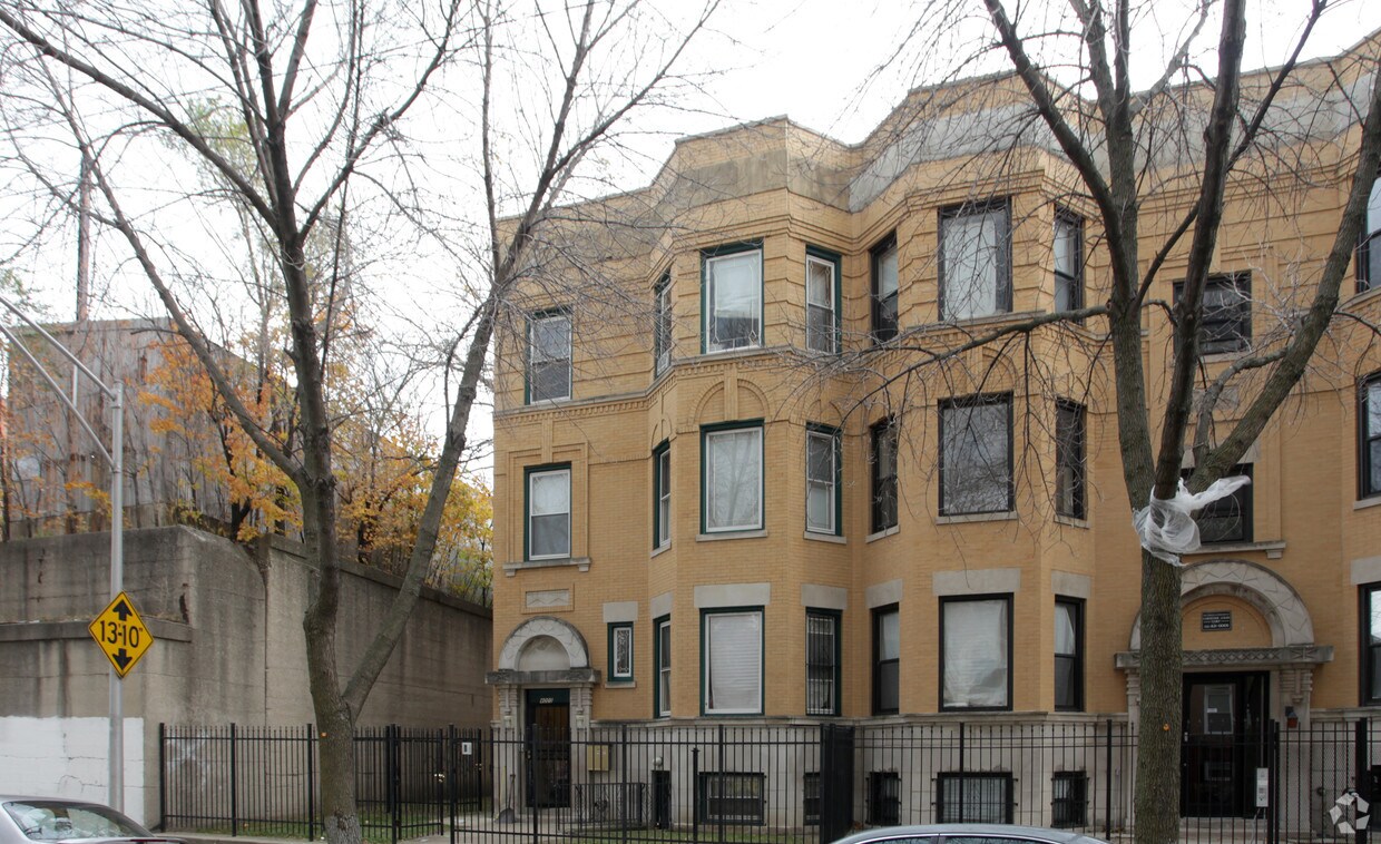 Foto del edificio - 4003 S Calumet Ave