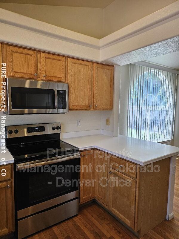 Foto del edificio - 1298 Braewood Ave