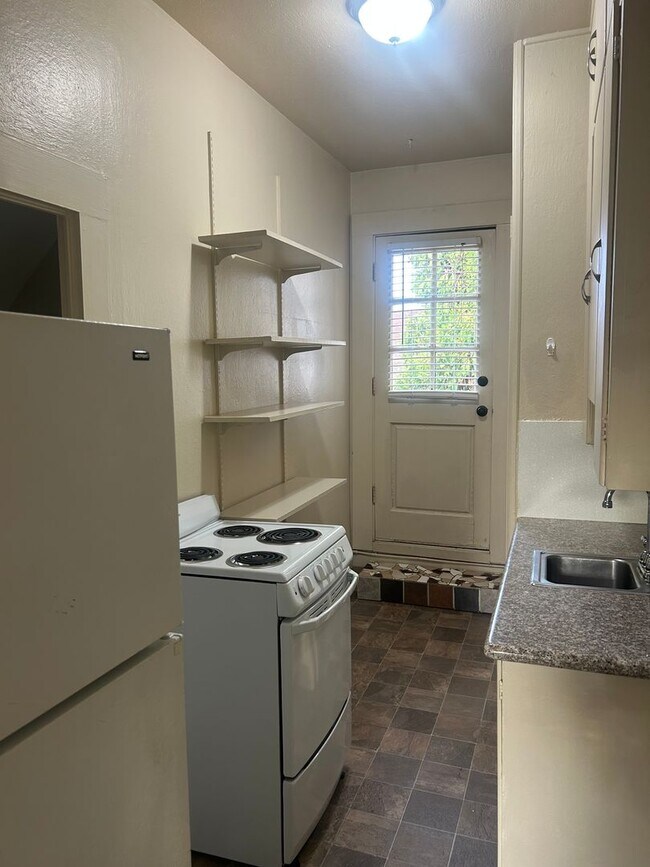 Foto del edificio - (488) 15th Street Apartments - 1 Bedroom /...