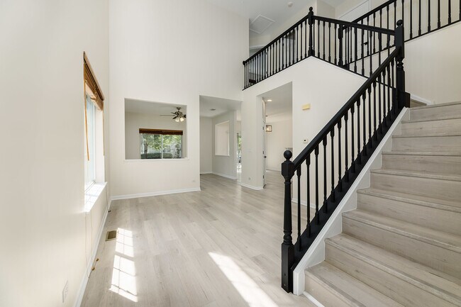Foto del edificio - 311 Abington Woods Dr