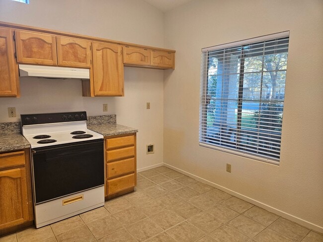 Building Photo - Single story 3 bedroom home in Modesto!