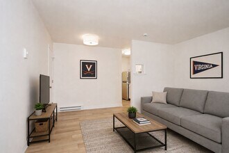 Building Photo - 2114 Ivy Rd