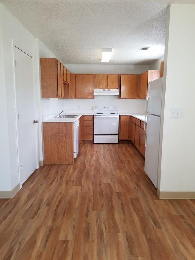 Interior Photo - Cottonwood Estates Apartments