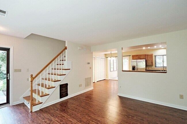 Foto del edificio - 1011 Highlands Dr