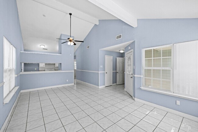 Foto del edificio - 7535 Log Cradle Dr