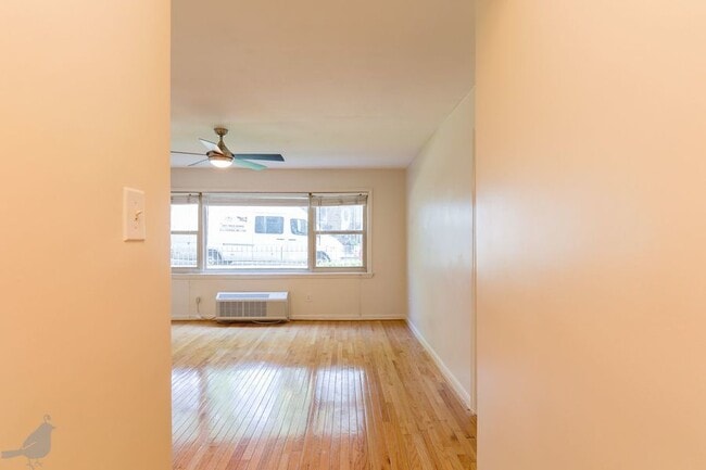 Building Photo - Two Bedroom Beauty in Petworth! Two Parkin...