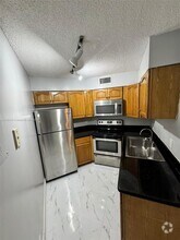 Building Photo - 215 Lake Pointe Dr