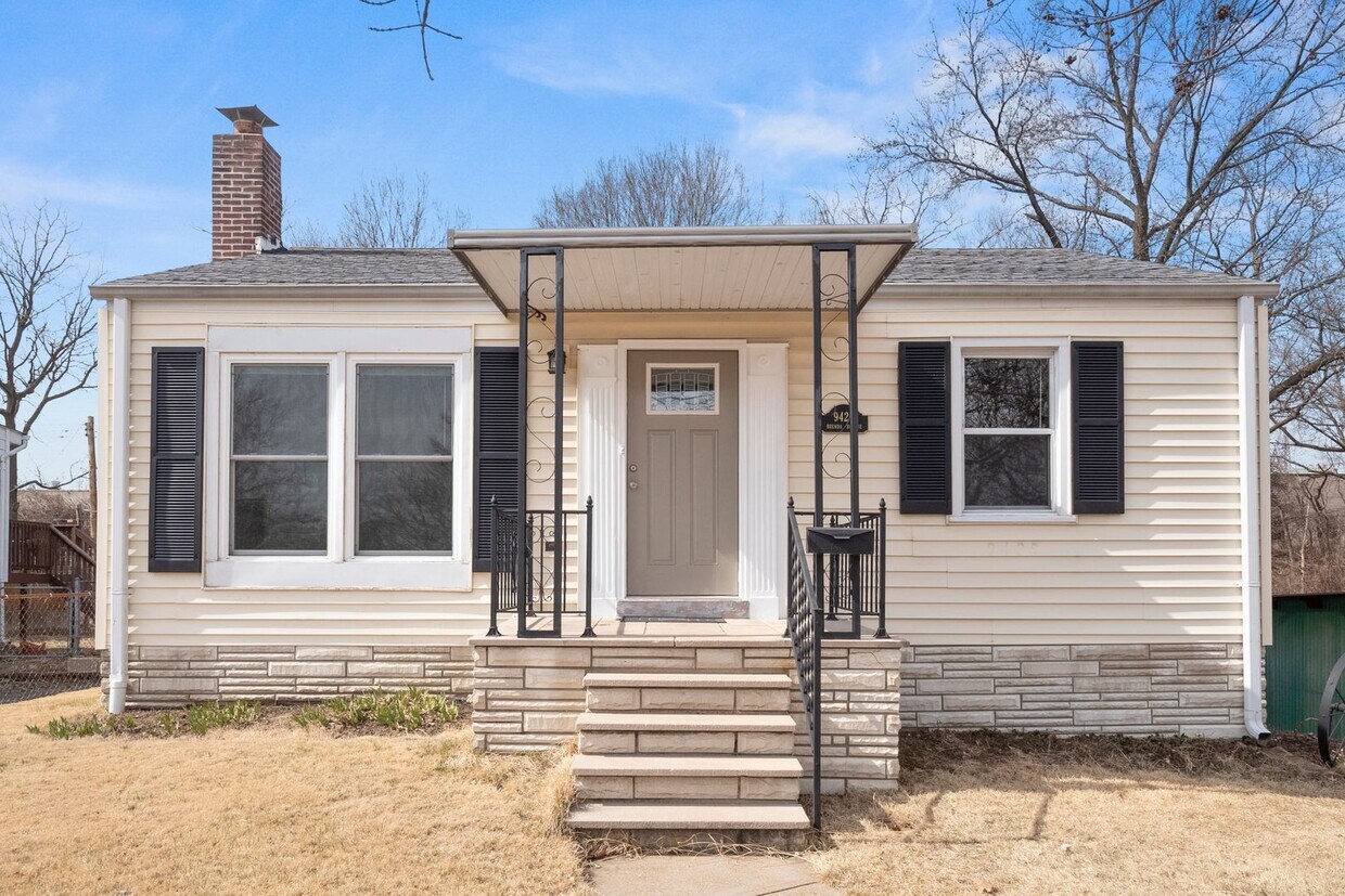 Primary Photo - Beautiful Complete Rehab home for rent in ...