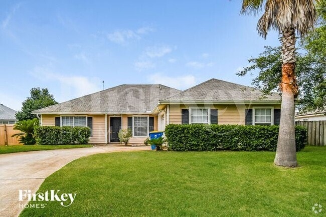 Building Photo - 12335 Bucks Harbor Dr S