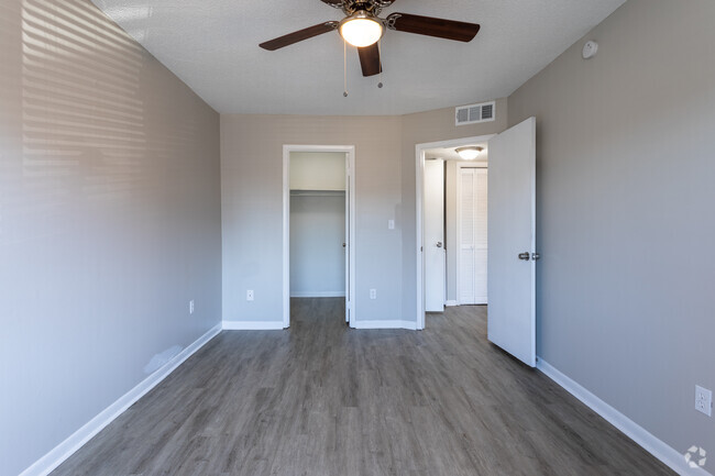 Bedroom - Riverwalk Apartments - Townhomes