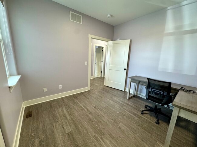 Building Photo - 3082 Charissas Plz