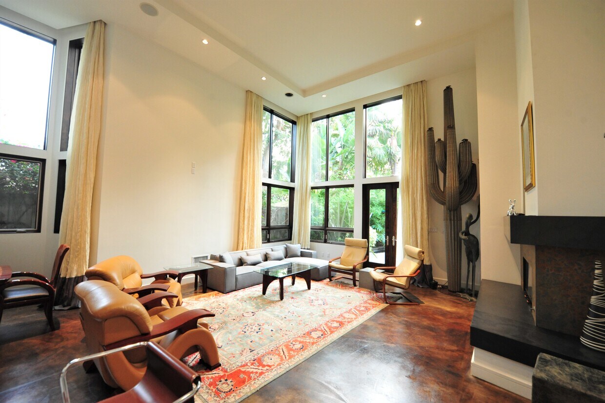 831 Haverford Ave, Pacific Palisades, CA 90272 Townhome Rentals in