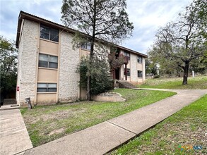 Building Photo - 906 N LBJ Dr