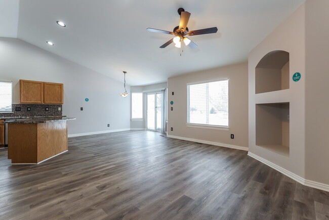 Building Photo - 7421 Sycamore Glen Cir
