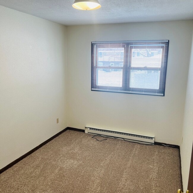 Building Photo - 723 S 25th St