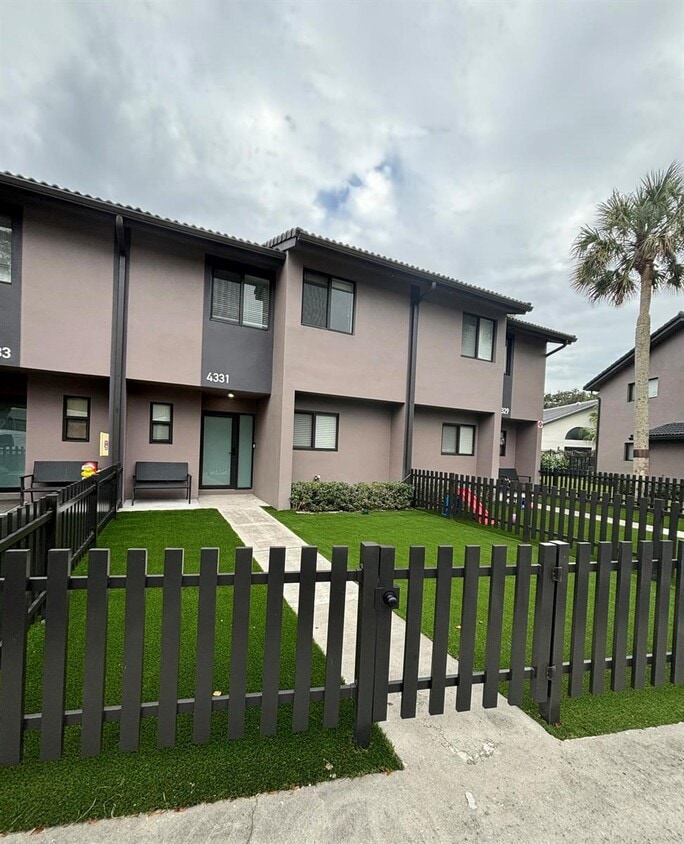 Primary Photo - 4331 NW 115th Ave