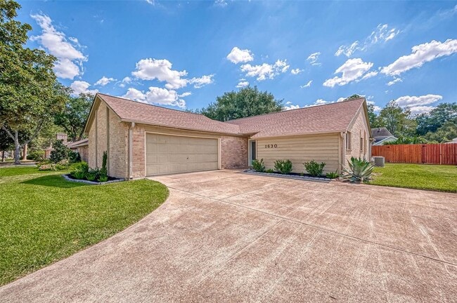 Building Photo - 1630 Earl of Dunmore St