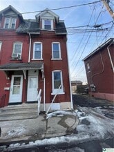 Building Photo - 638 Park St