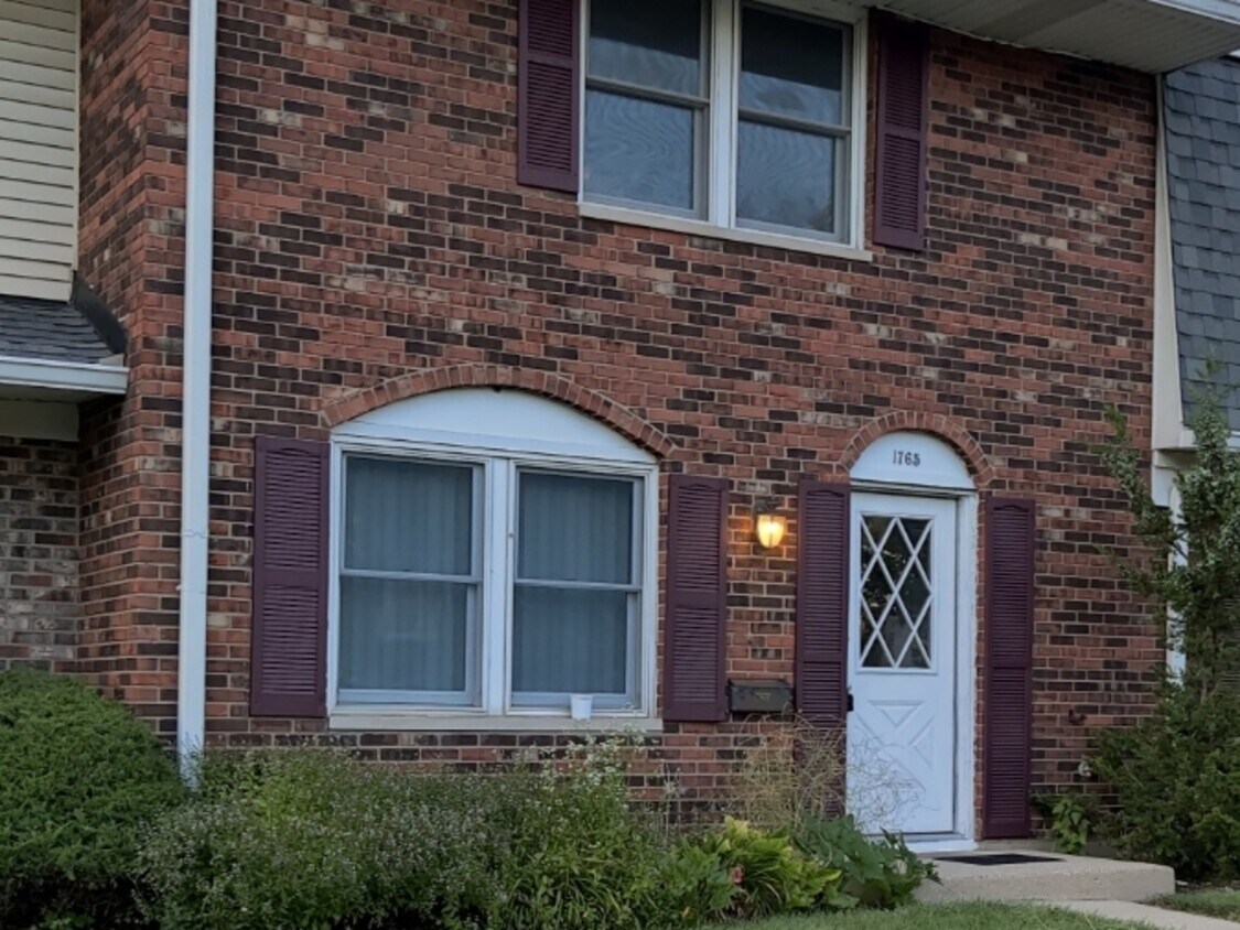 Primary Photo - 1765 Short Ave