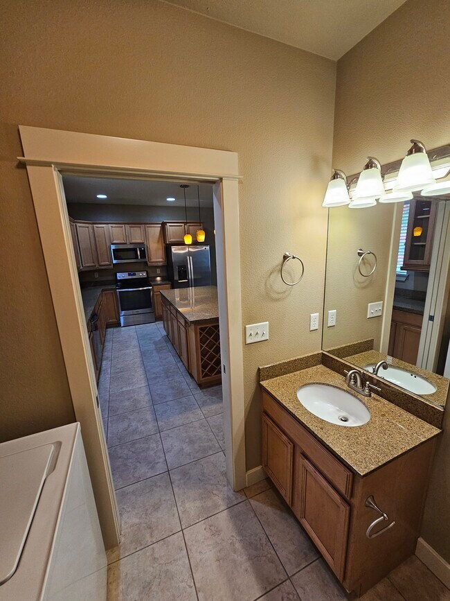 Medio baño - 14409 NE 22nd Ave