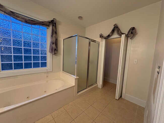 Foto del edificio - 533 Stonemason Dr