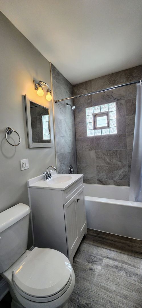 Foto del edificio - Brand new rehab luxury coach house in Albany Park